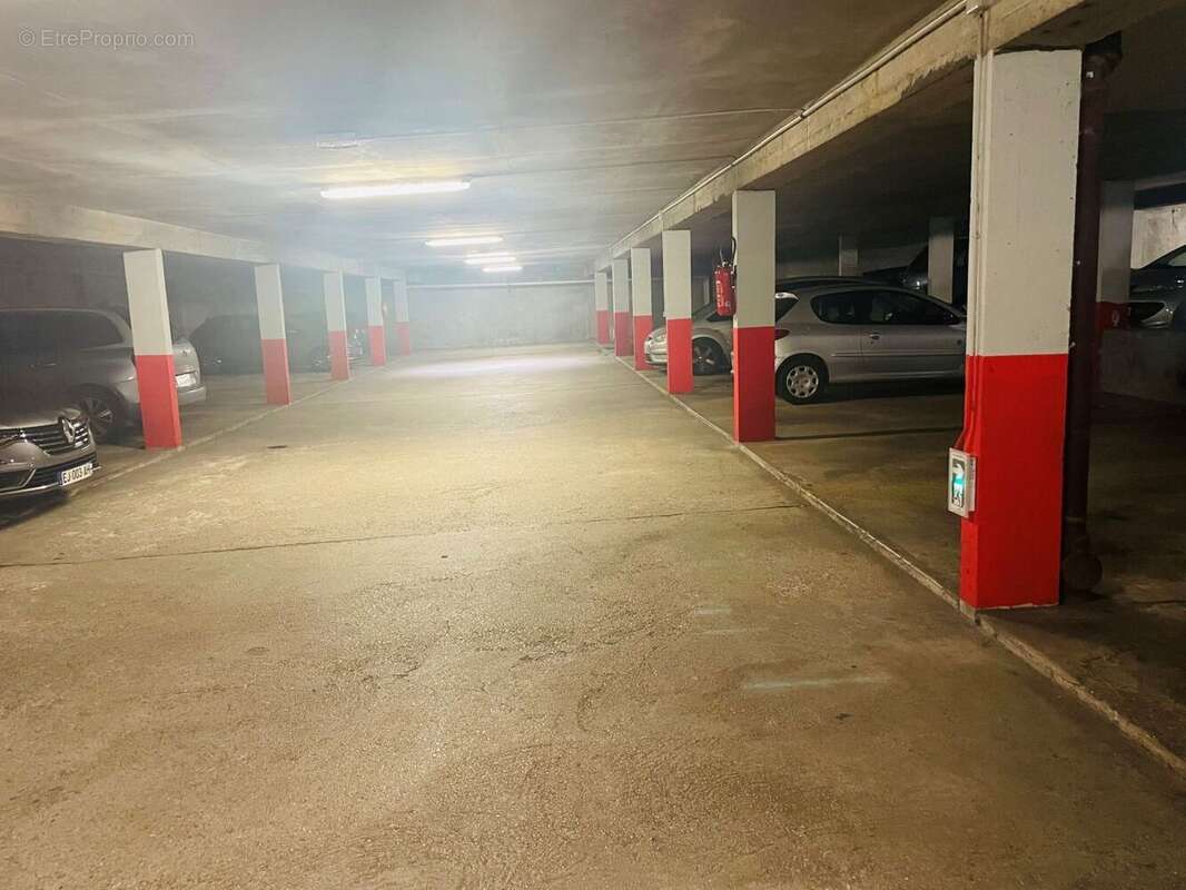 Parking à YERRES