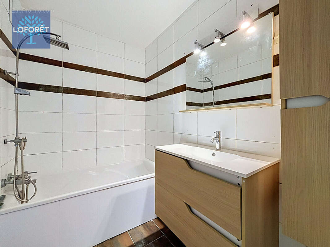 Appartement Saint Genis Laval 3 pièces 70 m2 - Garage - photo 5