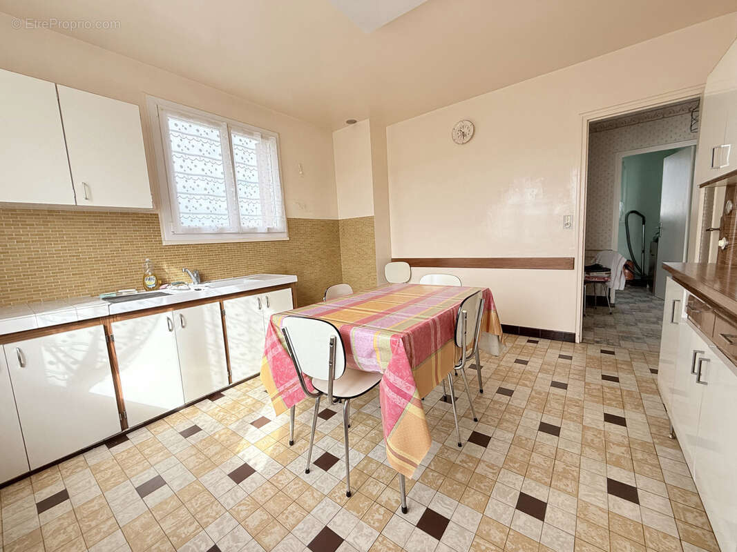 Maison à MORAINVILLIERS