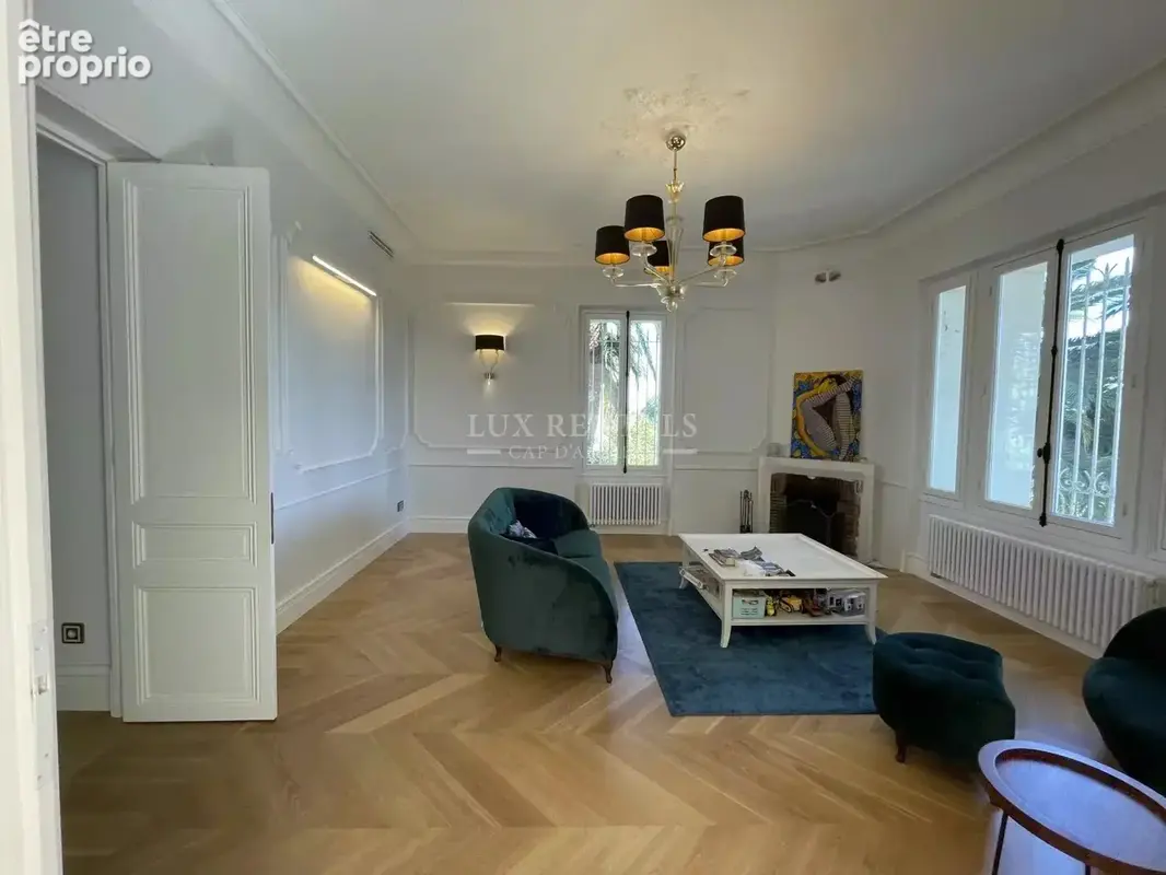 Villa en vente à Antibes dans un quartier résidentiel - photo 8