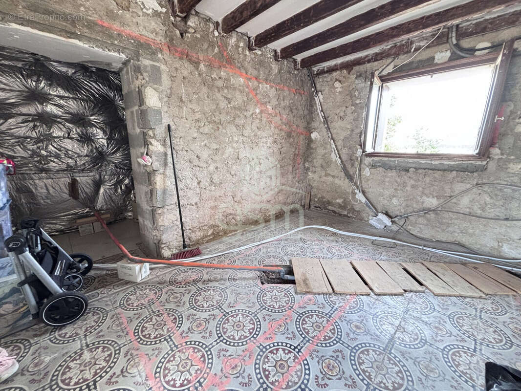Maison 115 m² à Noyant-De-Touraine  - photo 6