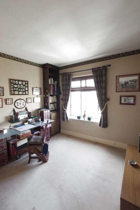 Appartement à FRESNES