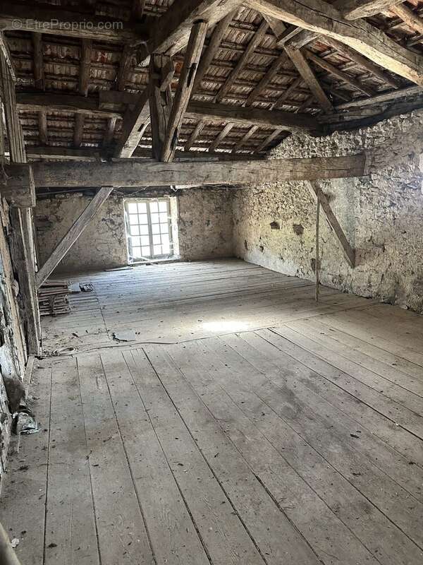 Maison à LES HAUTS-DE-CHEE