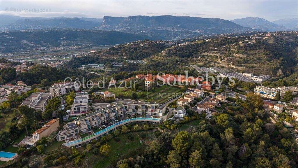 Terrain à NICE