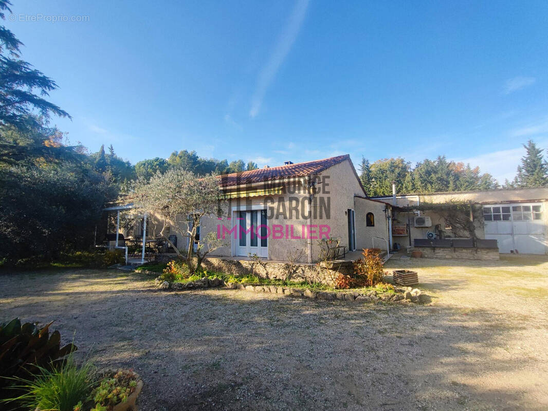 Maison à L&#039;ISLE-SUR-LA-SORGUE