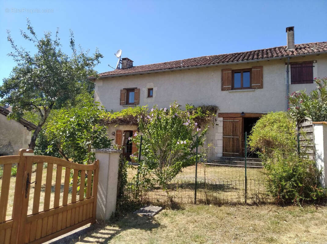 Maison à SAINT-PRIVAT-DES-PRES