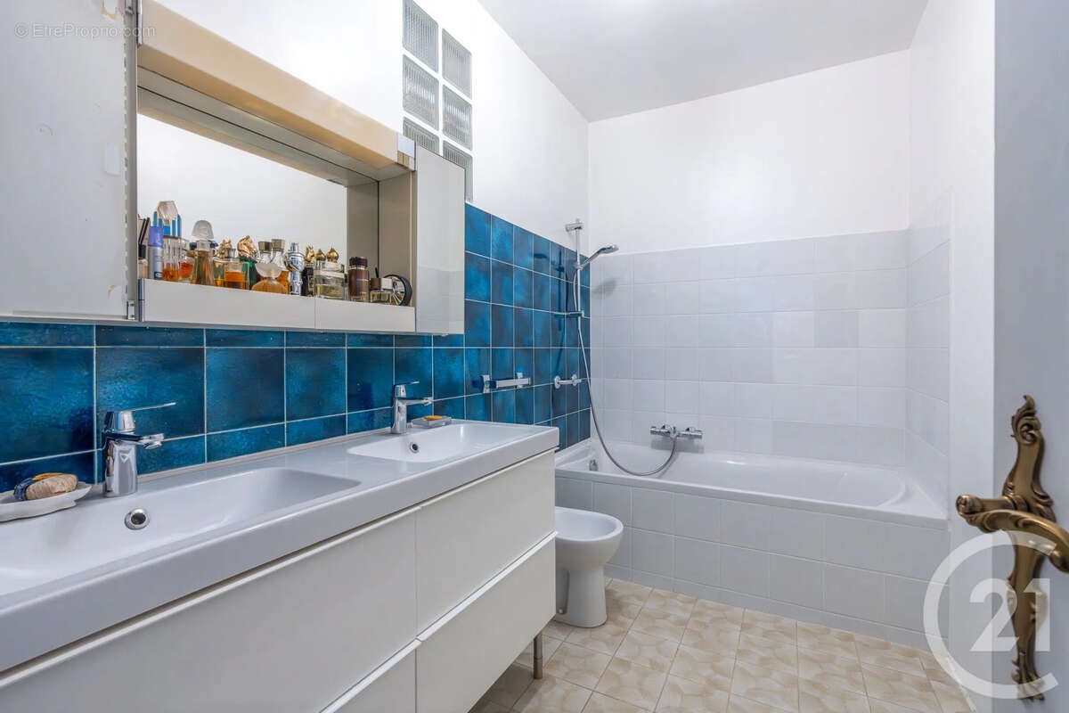 Maison à SAINT-MAUR-DES-FOSSES