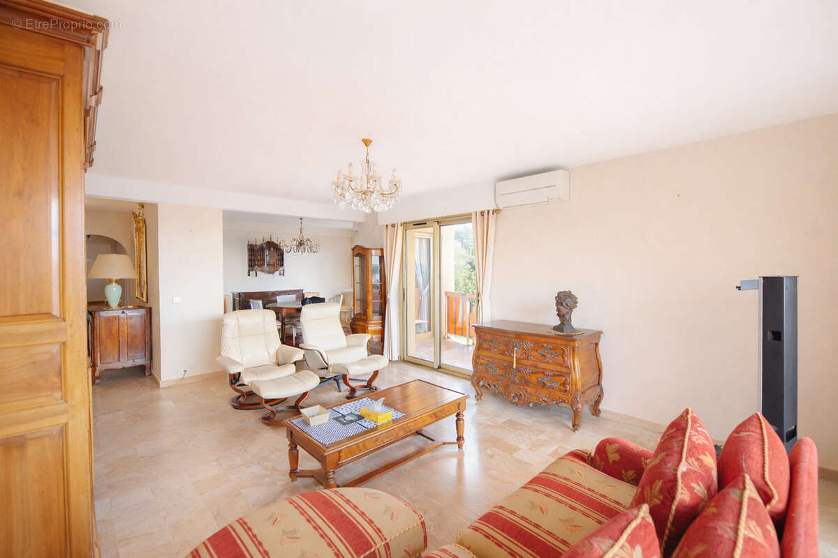 Appartement à MANDELIEU-LA-NAPOULE