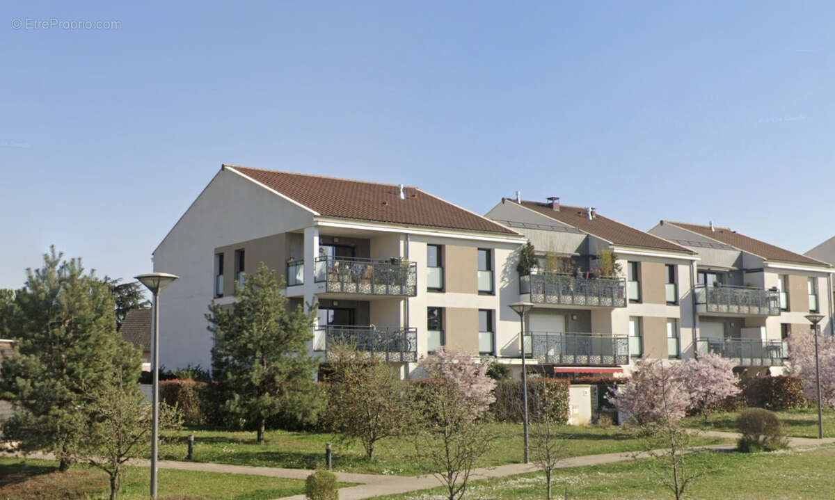Appartement à MEYZIEU