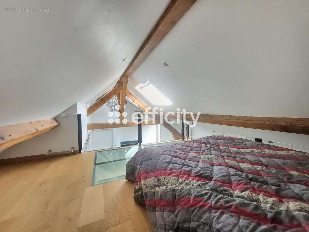 Appartement à CHARBONNIERES-LES-BAINS