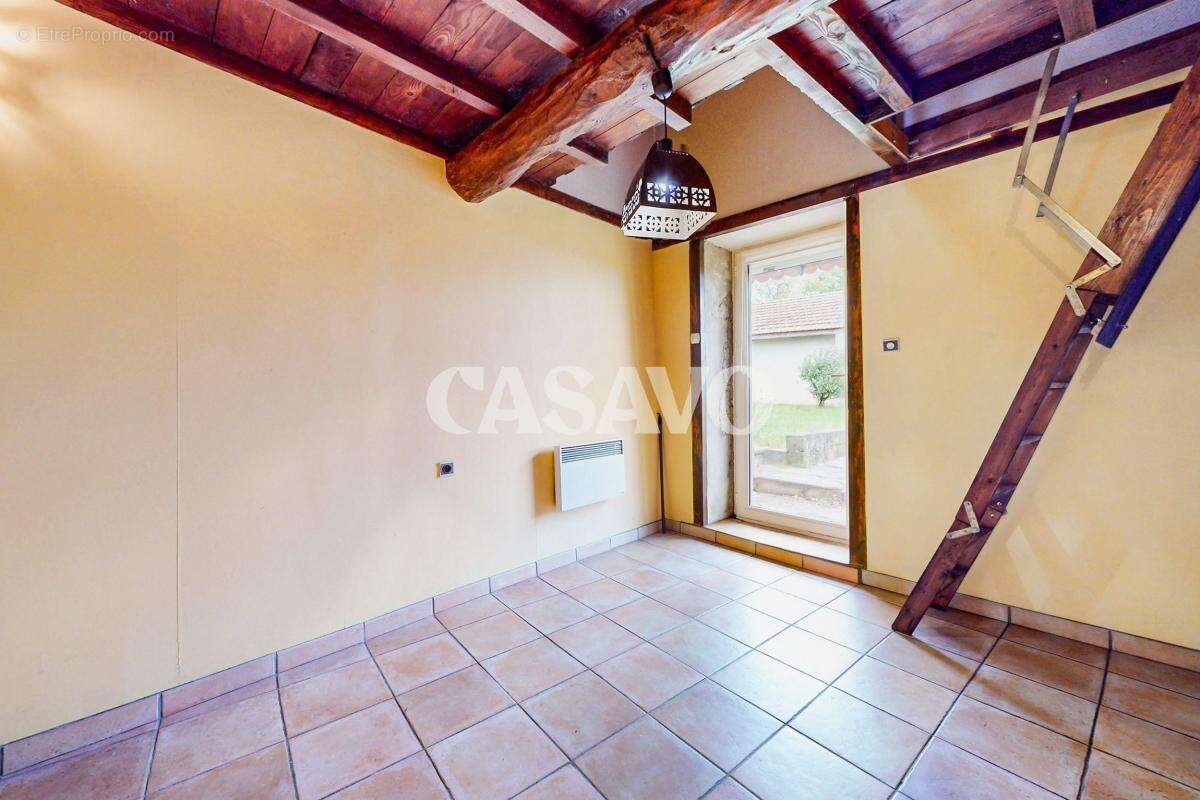 Maison à BOUVESSE-QUIRIEU