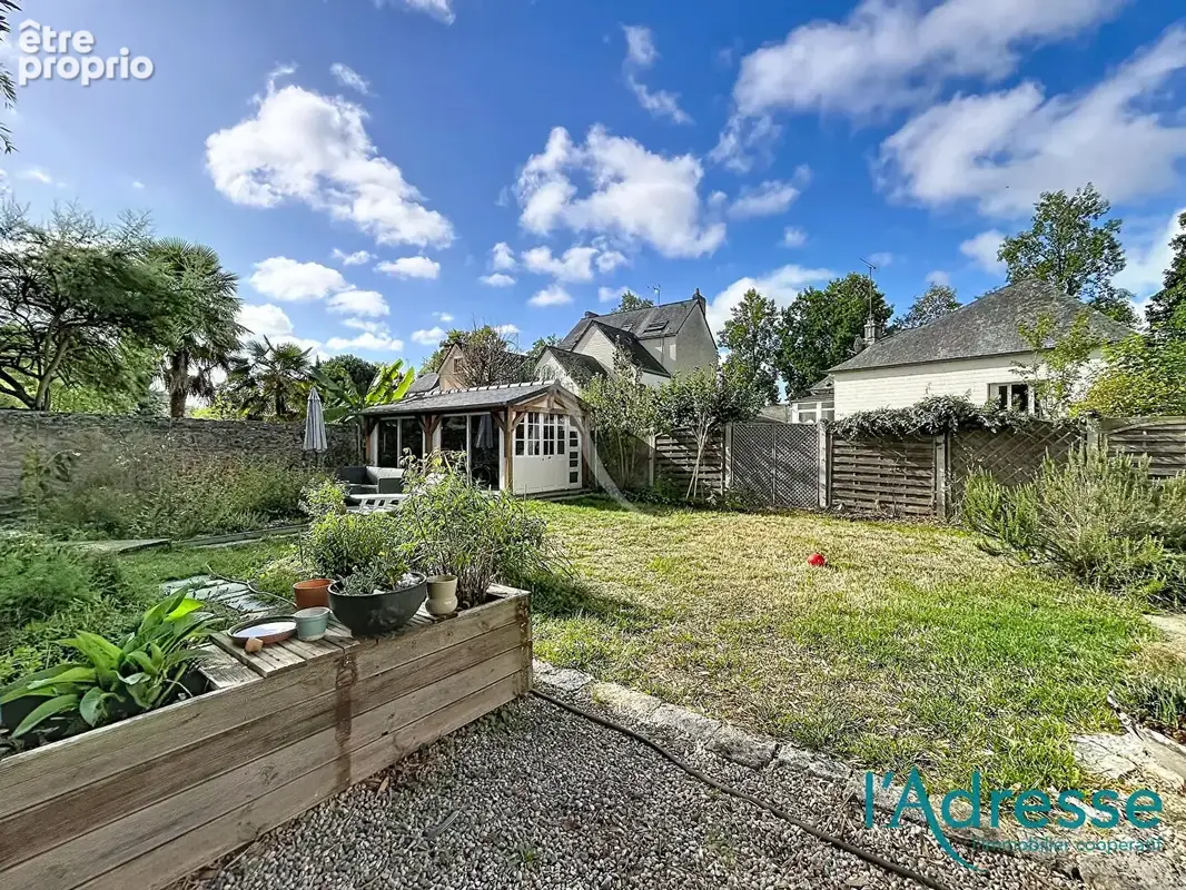 Laval proche des quais - maison de ville  avec jardin - photo 17