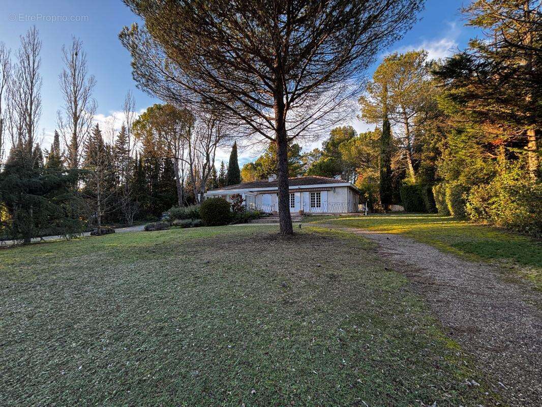 Maison à VILLEMOUSTAUSSOU