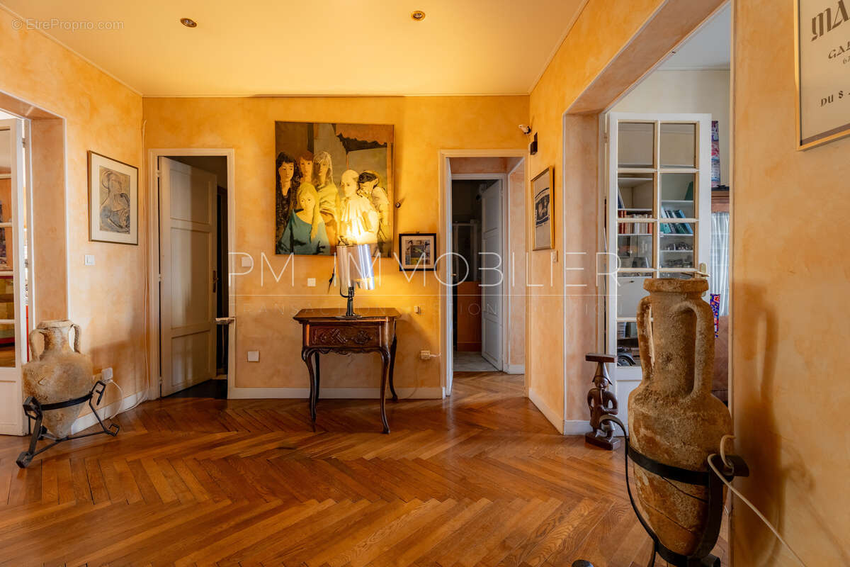 Appartement à MARSEILLE-8E