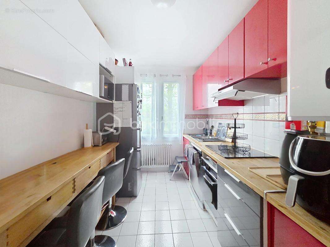 Appartement à LES PAVILLONS-SOUS-BOIS