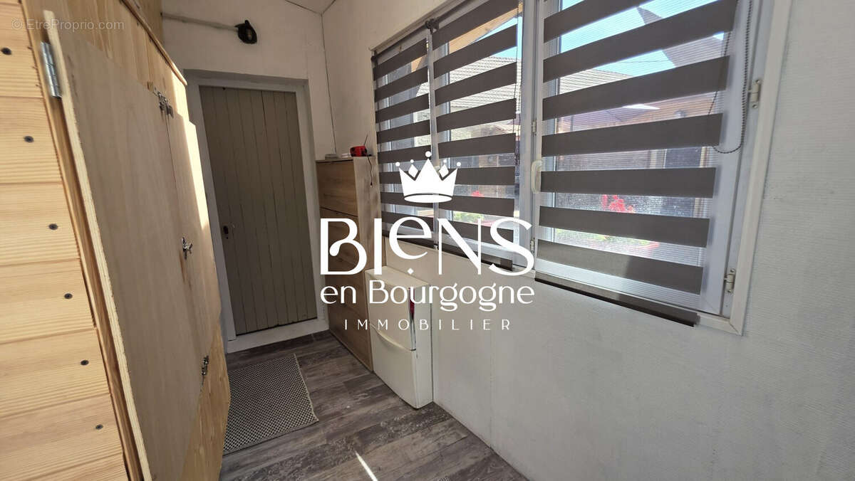 Maison 214 m² à Corcelles-Les-Arts  - photo 4