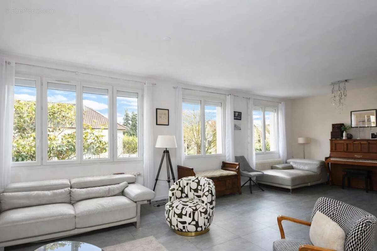 Maison à LE VESINET