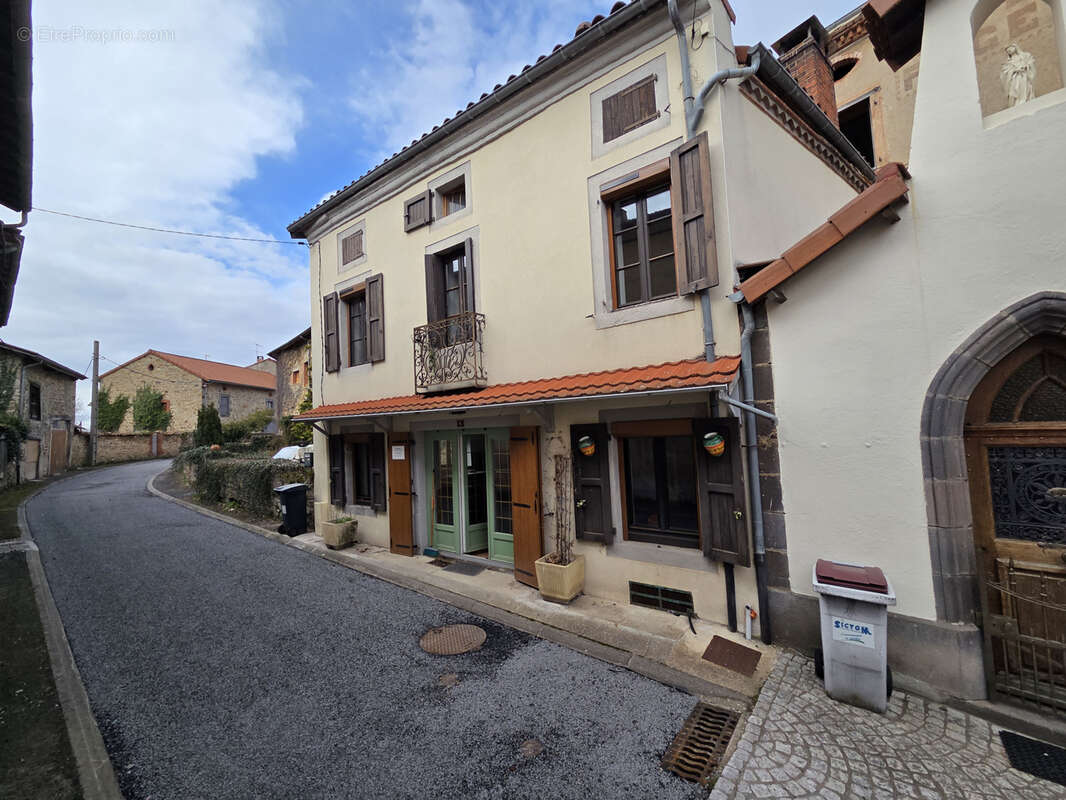 Autre à CHAMPAGNAC-LE-VIEUX