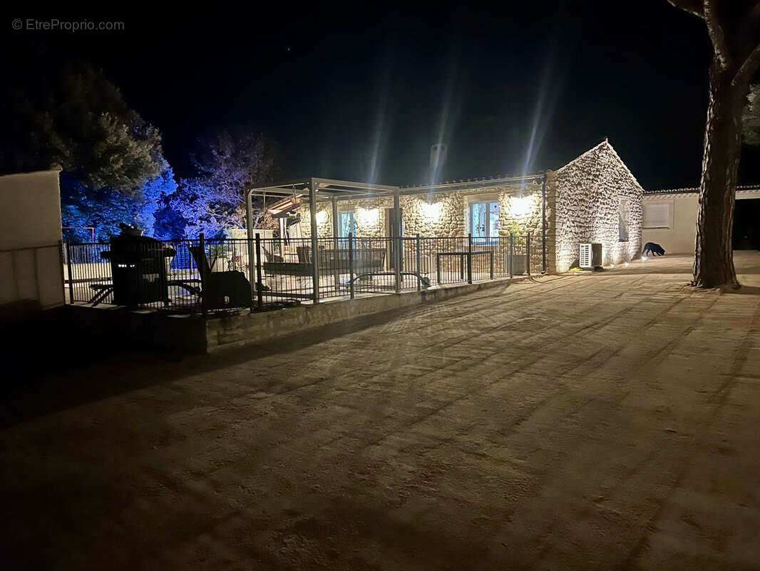 Maison à SUZE-LA-ROUSSE