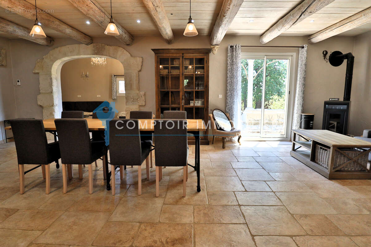 Maison à SAINT-SATURNIN-LES-APT