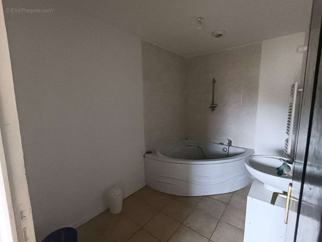 Maison à VILLENEUVE-SAINT-GERMAIN