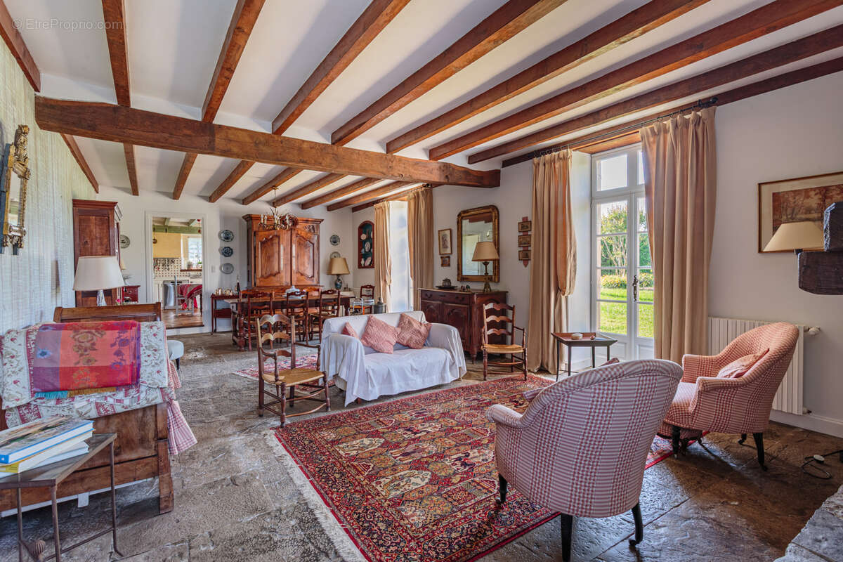 Maison à URT