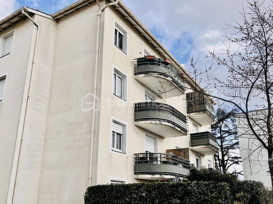 Appartement à DECINES-CHARPIEU