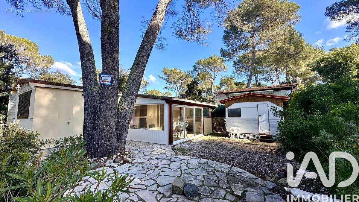 Photo 1 - Terrain à FREJUS