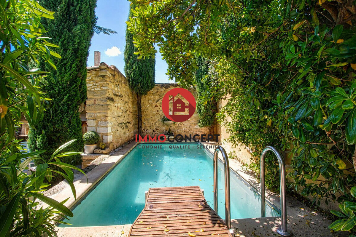 Piscine - Maison à PUJAUT