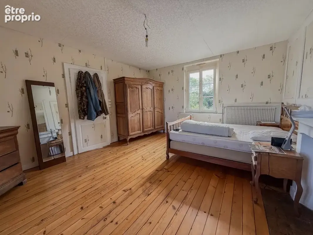 Propriété avec 2 maisons et 2 granges à renover - 1,3ha - photo 6