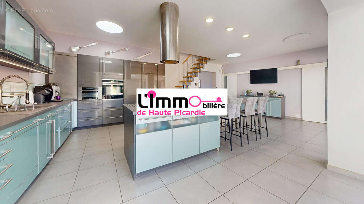 Maison 305 m² à Chaulnes  - photo 2