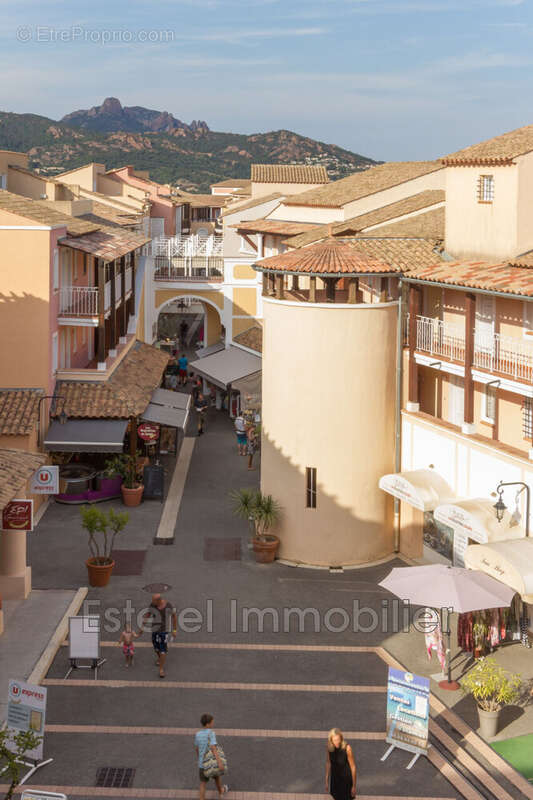 Commerce 75 m² à La Seyne-Sur-Mer  - photo 2