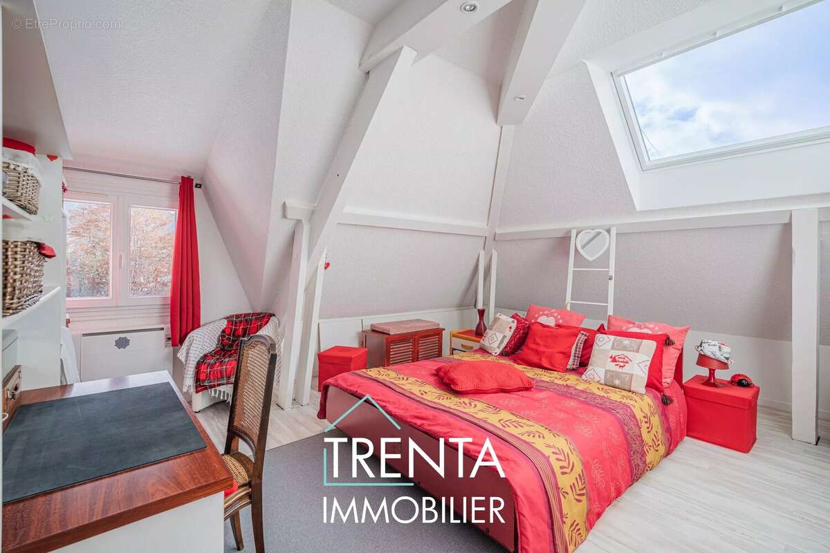 Maison à SAINT-ETIENNE-DE-CROSSEY