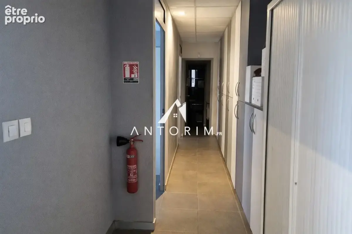 Beau local commercial - DIDIER - Centre d'Affaires PLAZA - photo 4