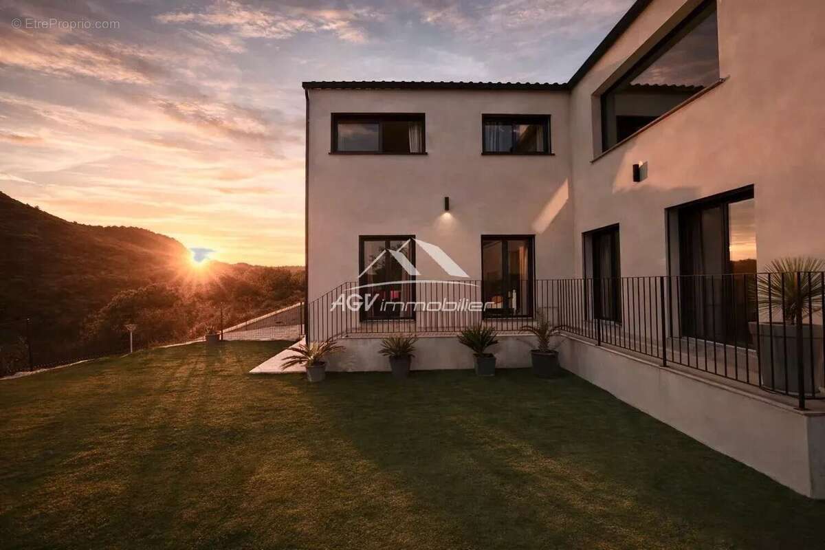 Maison à SAINT-JEAN-DU-PIN