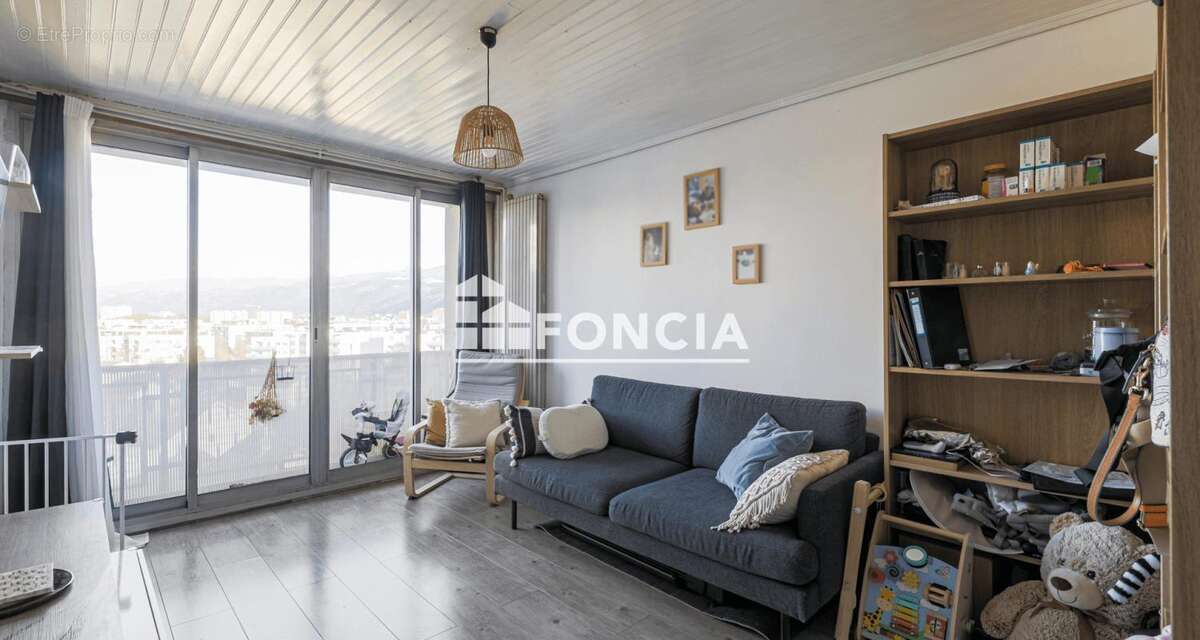 Appartement à SAINT-MARTIN-D&#039;HERES