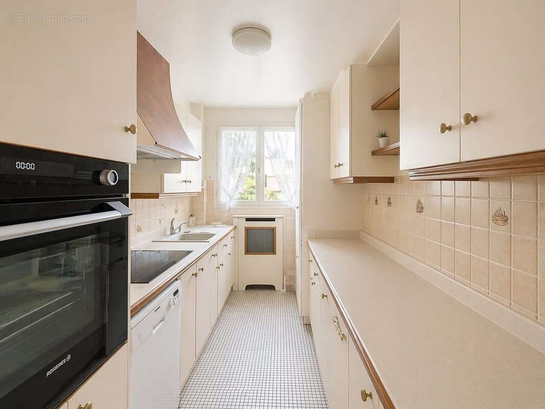 Appartement à CHARENTON-LE-PONT