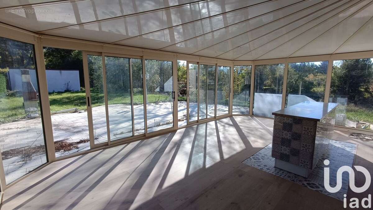 Maison 140 m² à Saint-Maur  - photo 2