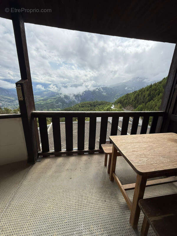 Appartement à UVERNET-FOURS