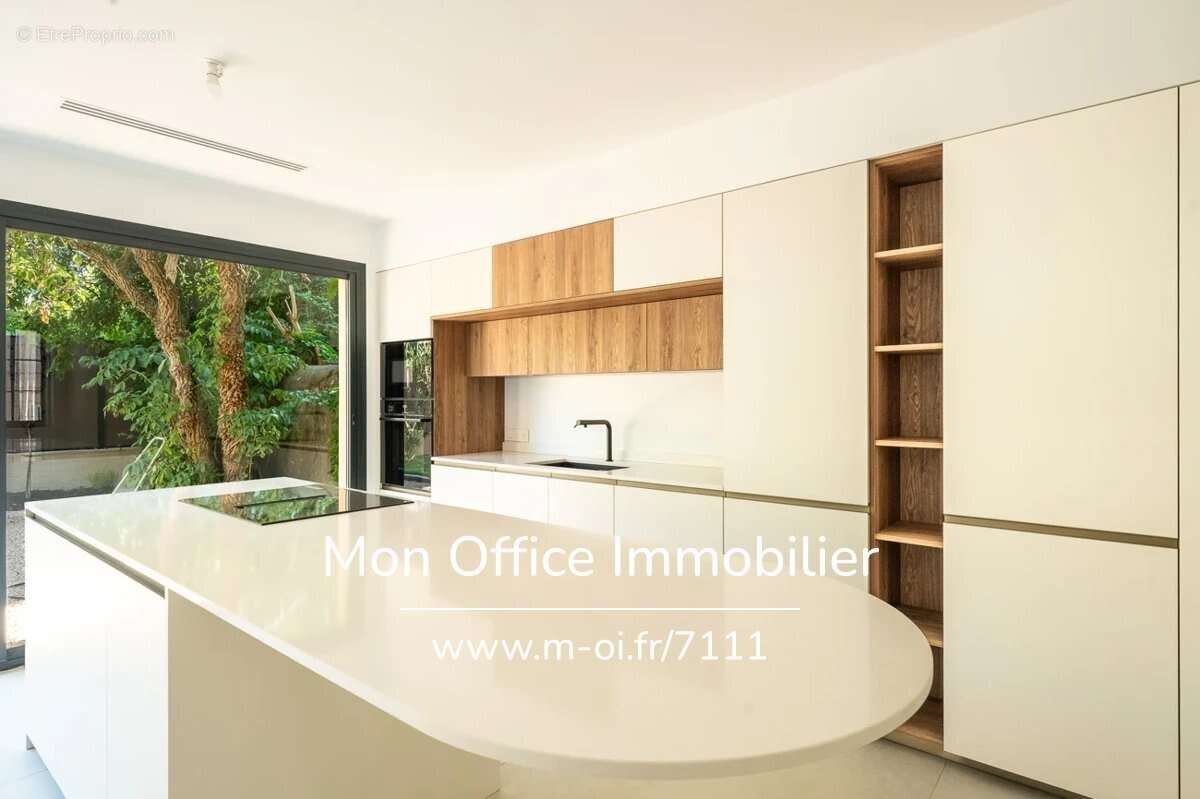 Référence : 7111-ETH - Maison de ville - Allées Provençales - 132m2 - Garage - Jardin - 3 chambres - Aix-en-Provence - photo 3