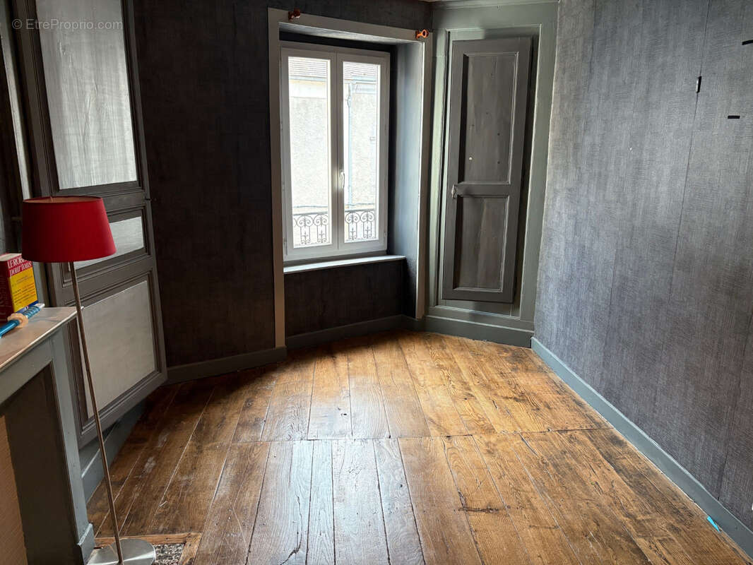 Maison à COUSSAC-BONNEVAL