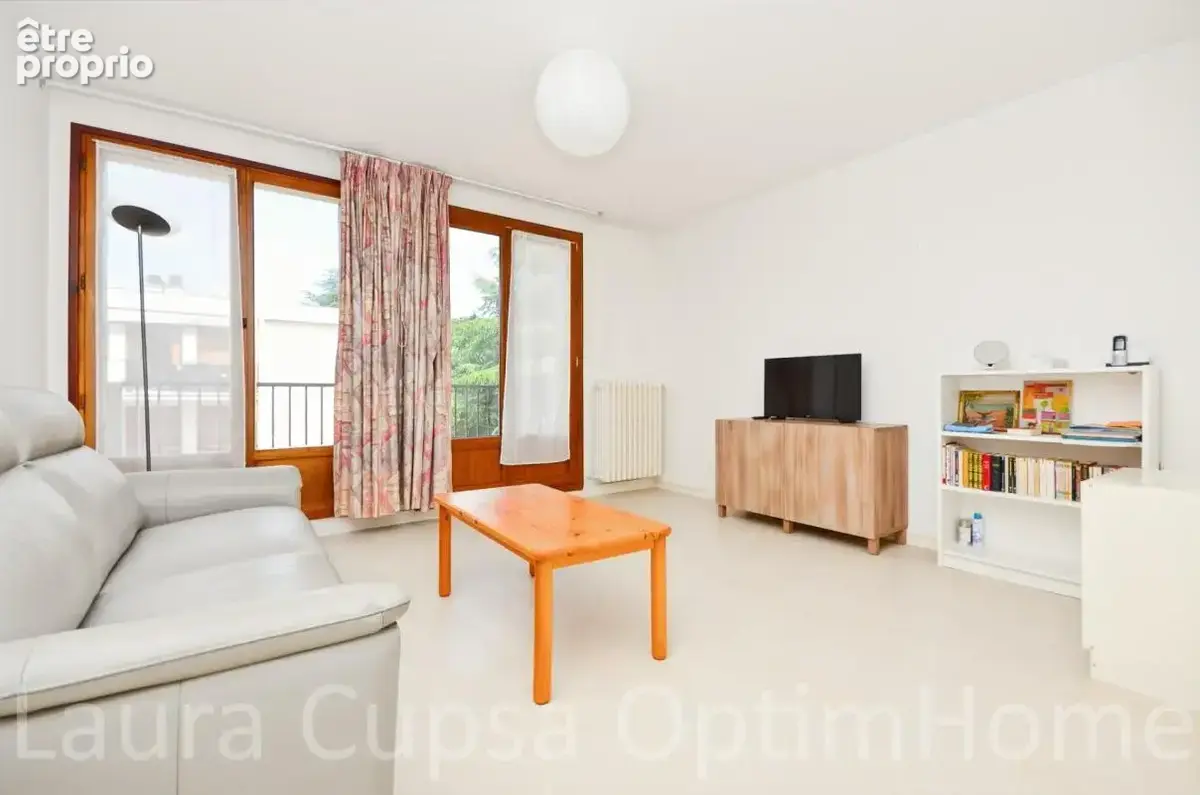 Fresnes - 3 pieces - 61,76 m² - dernier etage - balcon, cave et parking - photo 2