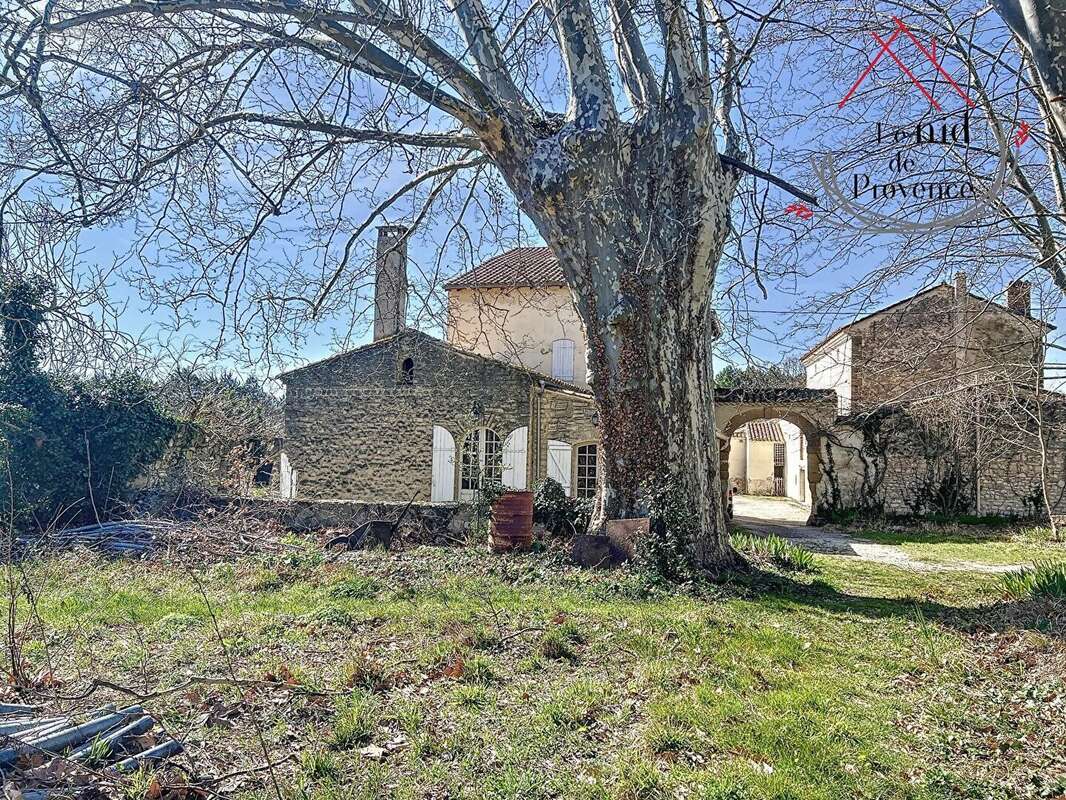 Maison à PERNES-LES-FONTAINES