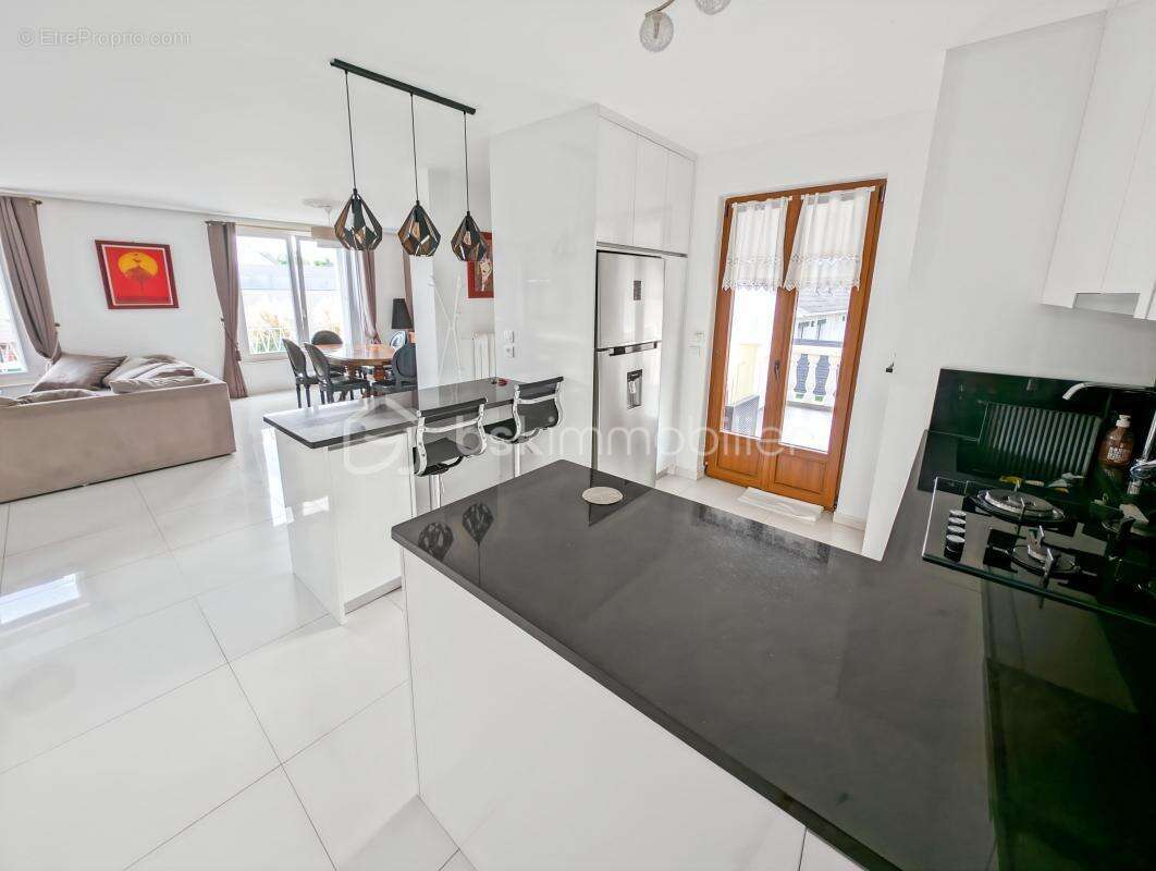 Maison à NEUILLY-SUR-MARNE