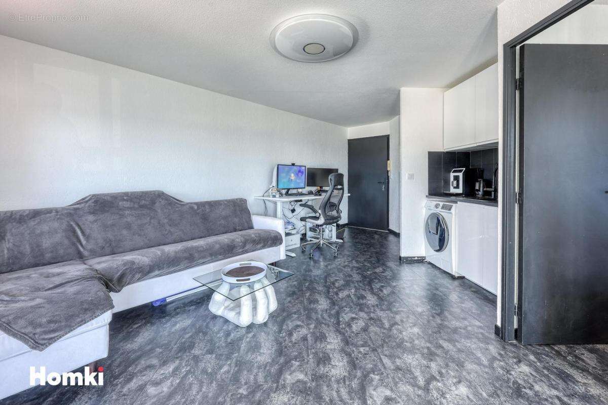 Appartement à SIX-FOURS-LES-PLAGES