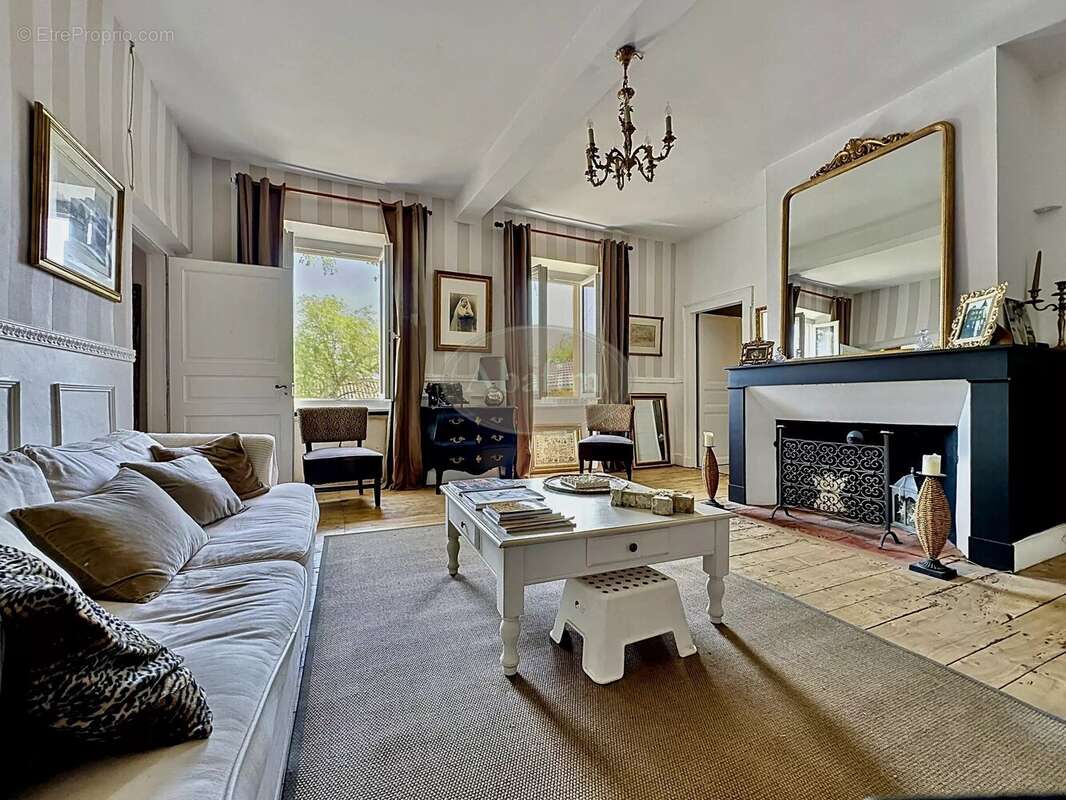 Maison à CASTELNAU-MAGNOAC