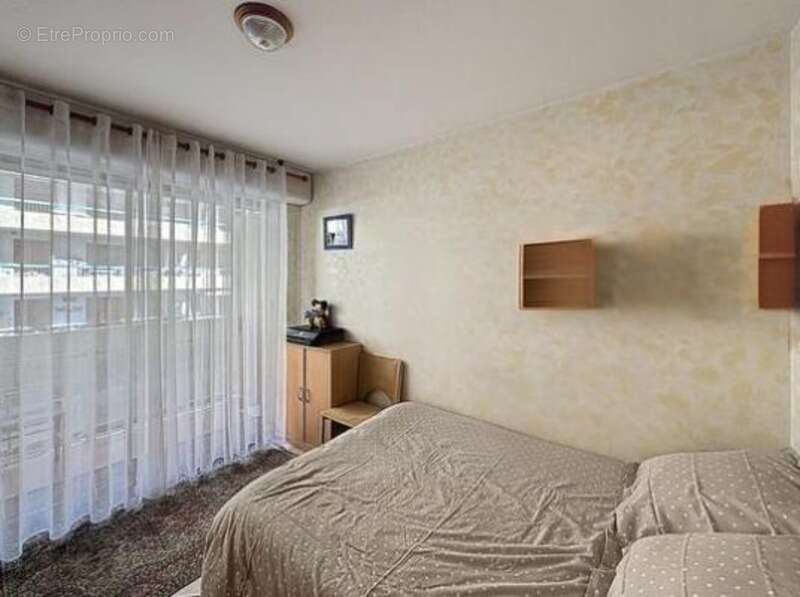 Appartement à MARSEILLE-1E