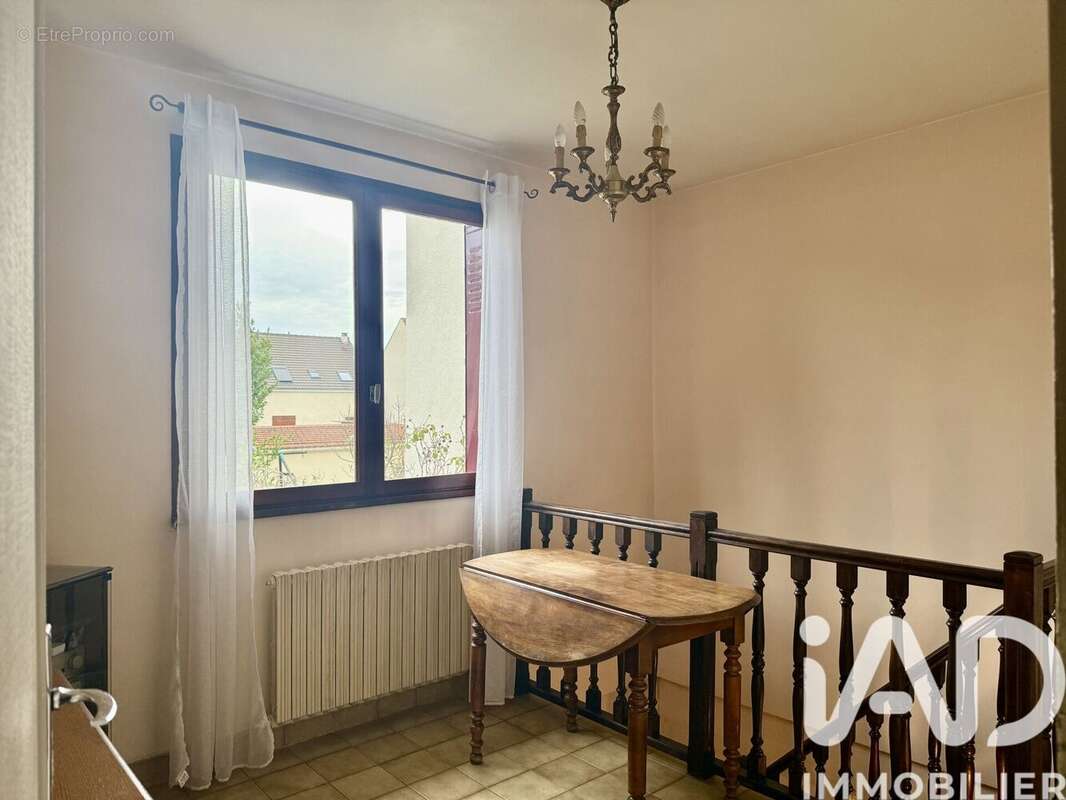 Photo 9 - Maison à VIRY-CHATILLON