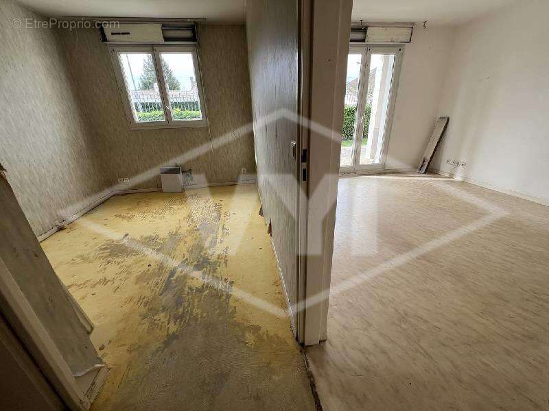 Appartement à COMBS-LA-VILLE