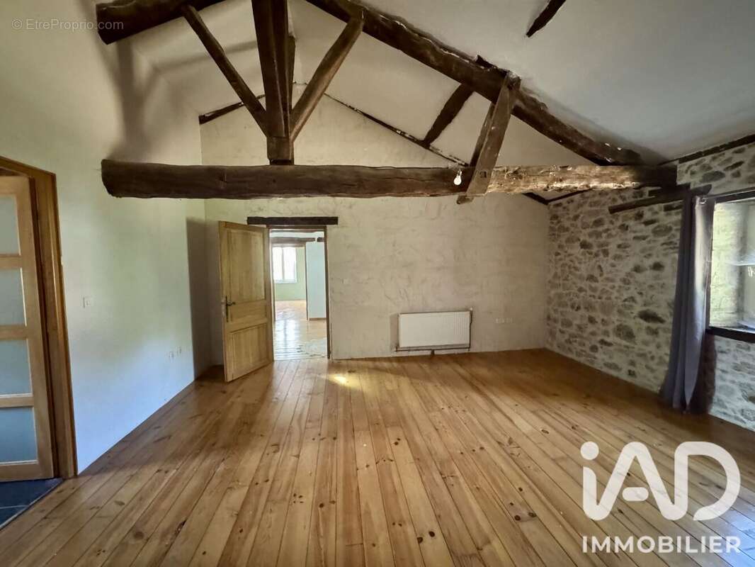 Maison 204 m² à Saint-Maurice-Des-Lions  - photo 7